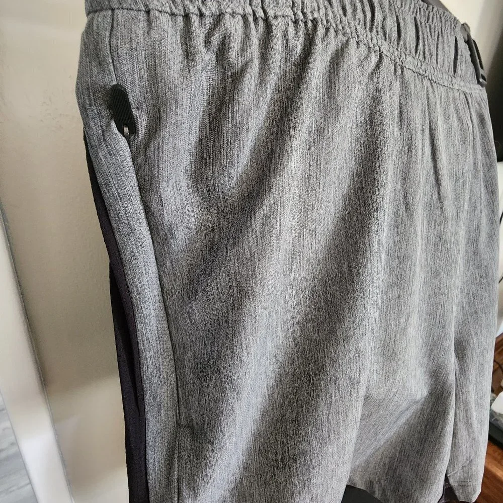 XERSION RUN SHORTS - Picture 2 of 4